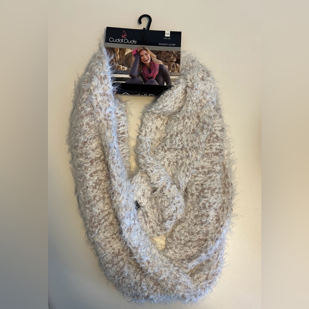 CUDDL DUDS Infinity Scarf OFF WHITE CREAM BEIGE SPECKS Super Soft Knit Hood Wrap